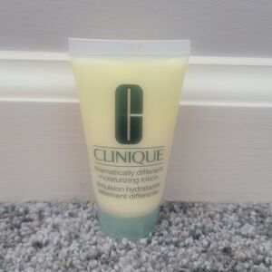 Clinique Dramatically Different Lotion